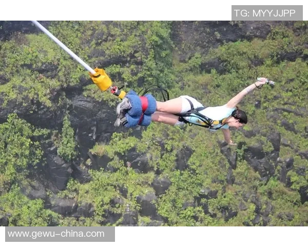 西安攀岩队的力量揭秘：挑战极限的勇气与坚持